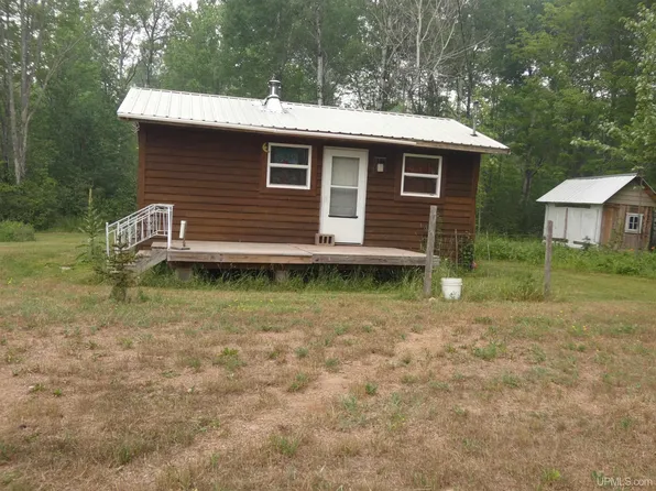 14110 Malnar Rd, Ewen, MI 49925
