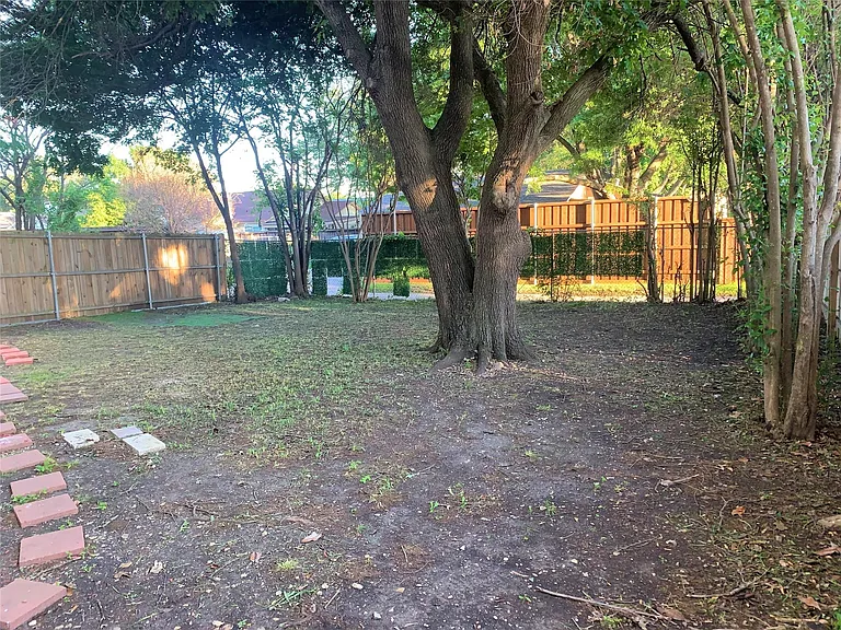 1804 Windsong Trl — Photo 12