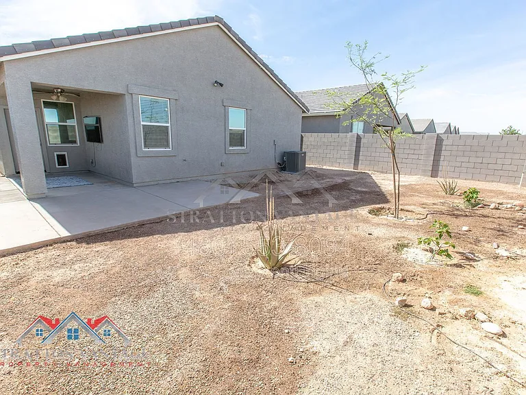 1673 N Wrigley Dr — Photo 40