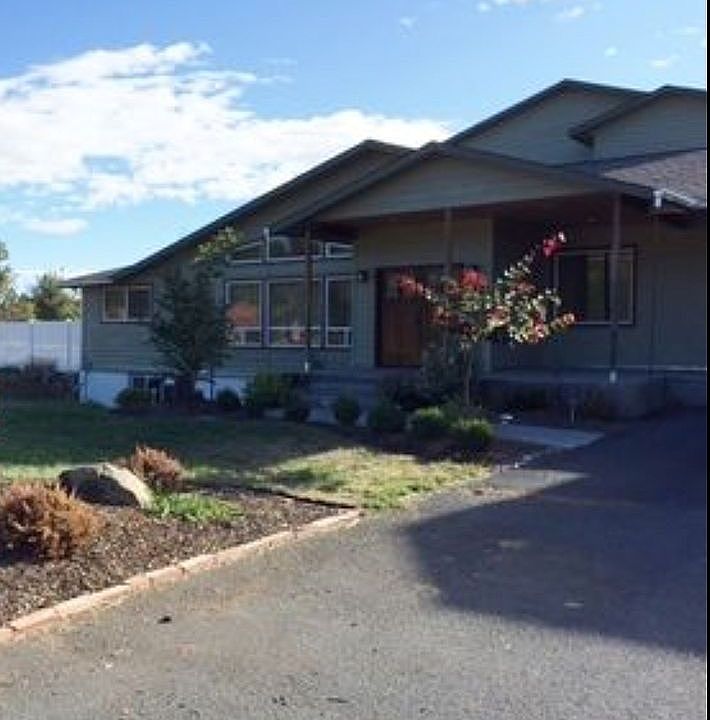 1st image of 2611 S Cherry Ln