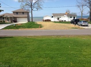 3419 Edgewater Dr, Vermilion, OH 44089