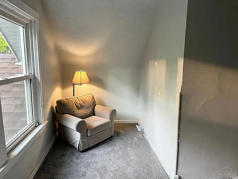13' x 8' 3rd floor bedroom plus 5' x 6' alcove with 8'6" ceiling and1 closet