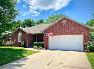 3879 S Hemlock Ave, Springfield, MO 65807