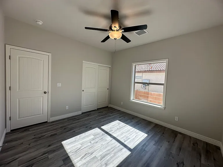 2743 Chambers Ave — Photo 7