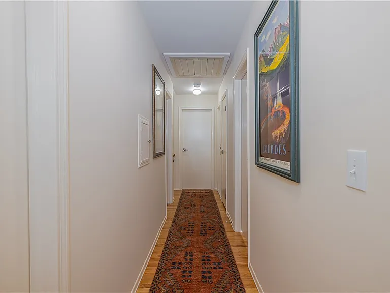 95 Parkwood Ave — Photo 18