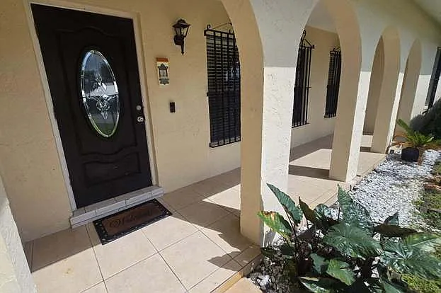 6504 Heather Way — Photo 2