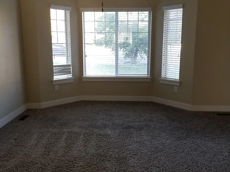843 Independence Ave — Photo 6