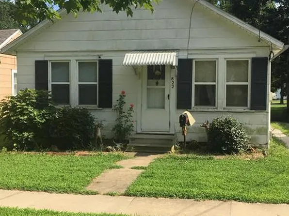 822 E College Ave, Greenville, IL 62246
