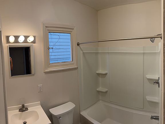 2nd image of 742 Lorenz Ave Floor 2