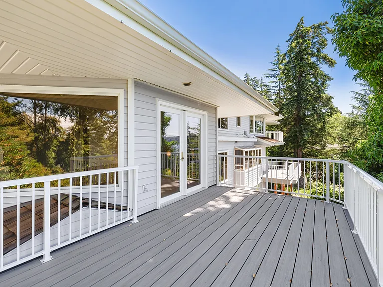 7705 W Mercer Way — Photo 21