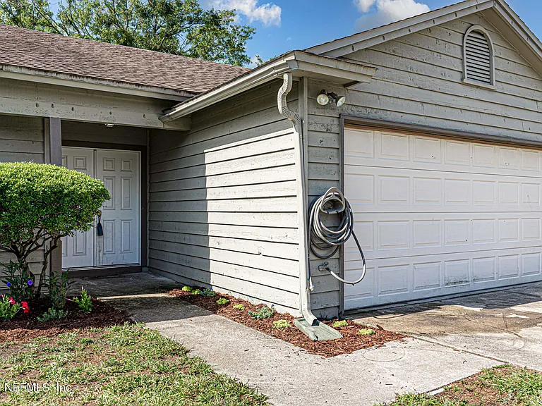 8516 Bending Branch Ct — Photo 4