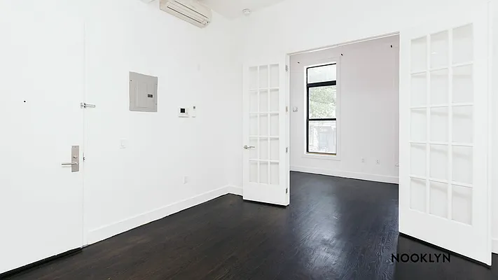 Rented by Nooklyn NYC LLC | media 86