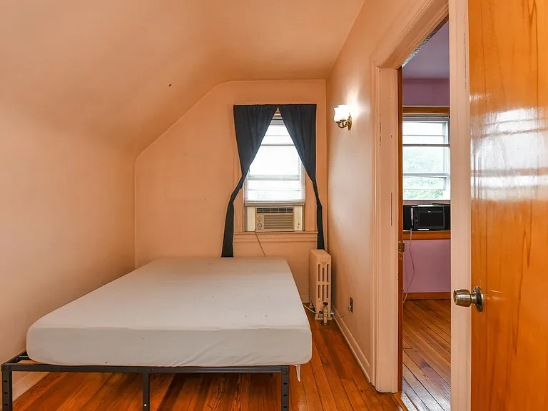 241 Maple St — Photo 15