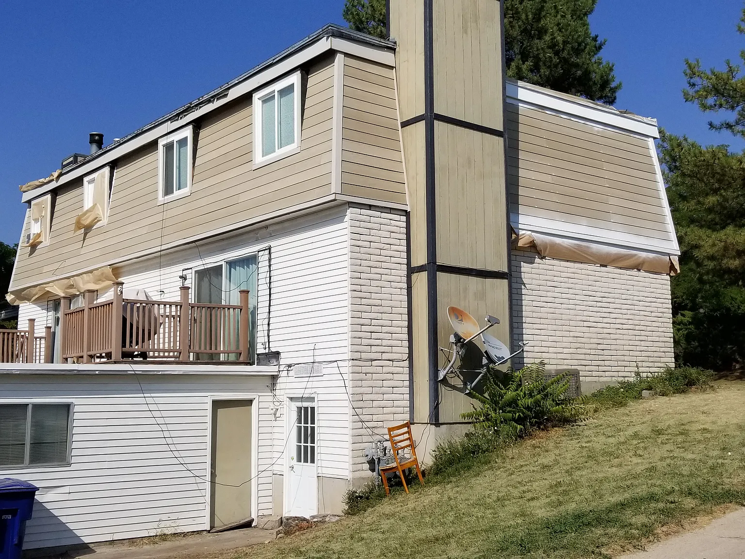 4 bed, 2.5 bath, 2400 sqft, $2,395 — Photo 2