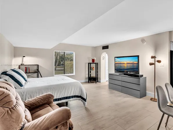 301 Sunrise Dr #1DW, Key Biscayne, FL 33149