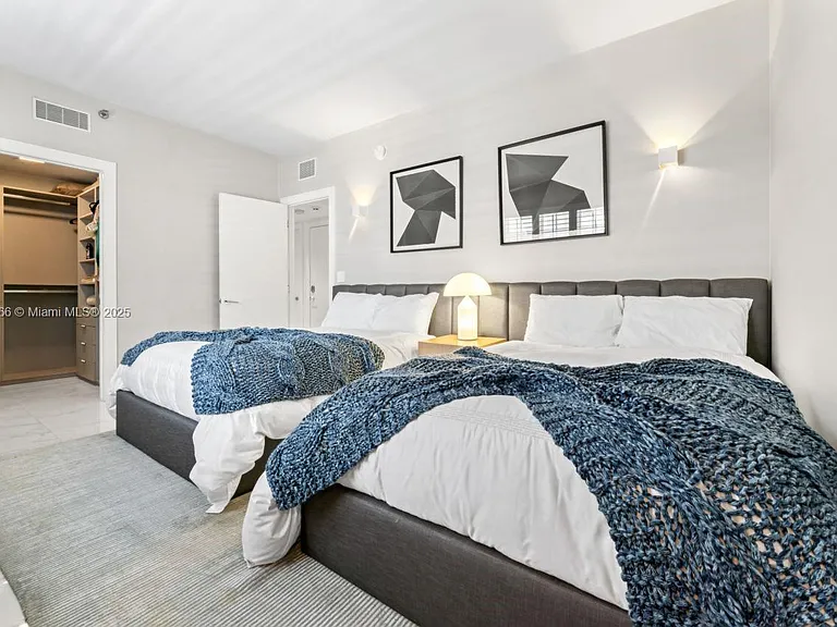 19143 Fisher Island Dr #19143 — Photo 44