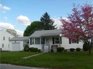 54 Woodland St, Cumberland, RI 02864