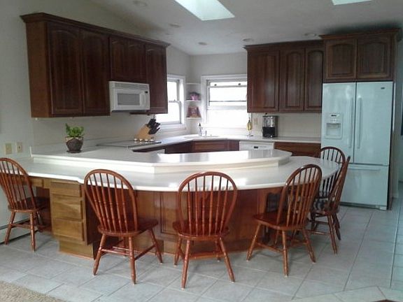 3rd image of 19 Christopher St