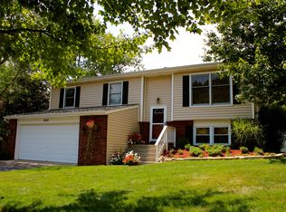 2001 Worthington Dr, Valparaiso, IN 46383
