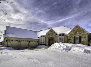 2015 Coachlight Ct, Delafield, WI 53018