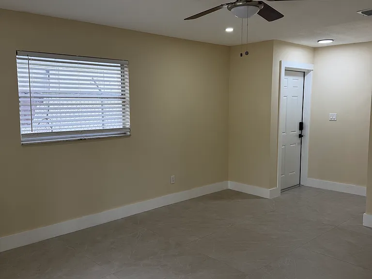 1512 S Lee Ave #1512 — Photo 3