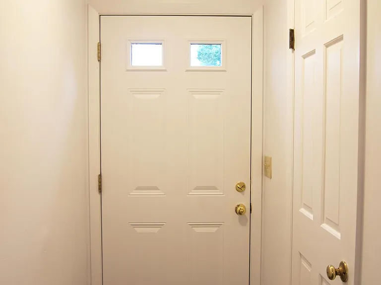 9771 Bunker Hill Ln — Photo 5