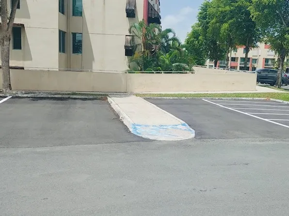 100 Condominio Rio Vis, Carolina, PR