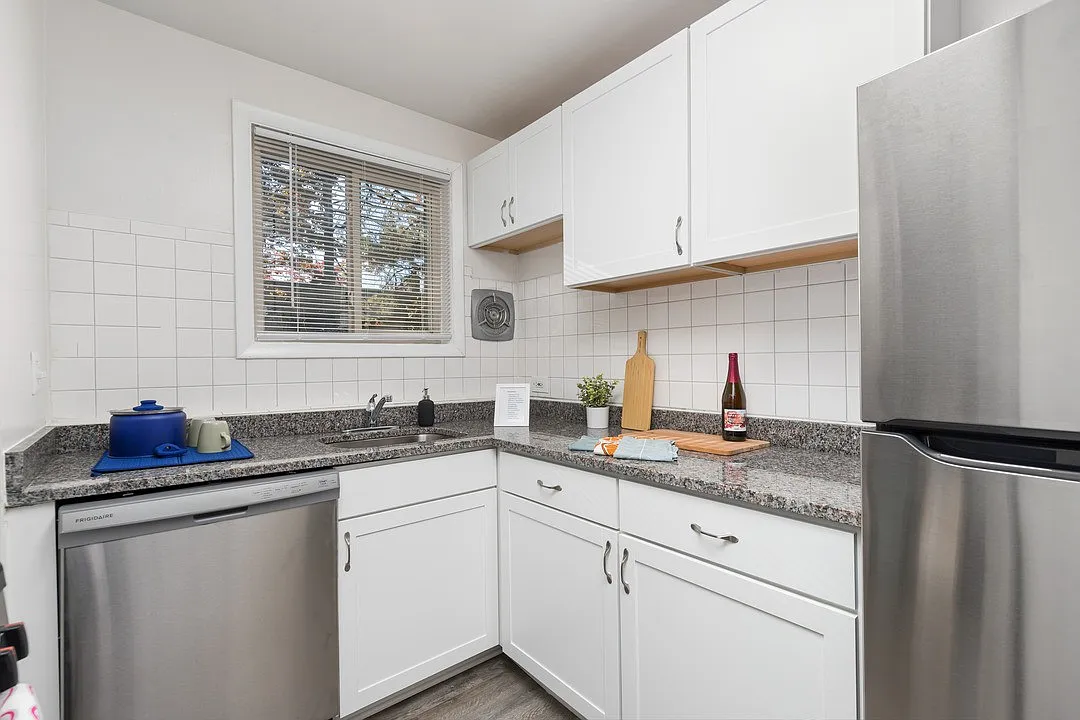 101 North Ripley Apartments — Photo 2