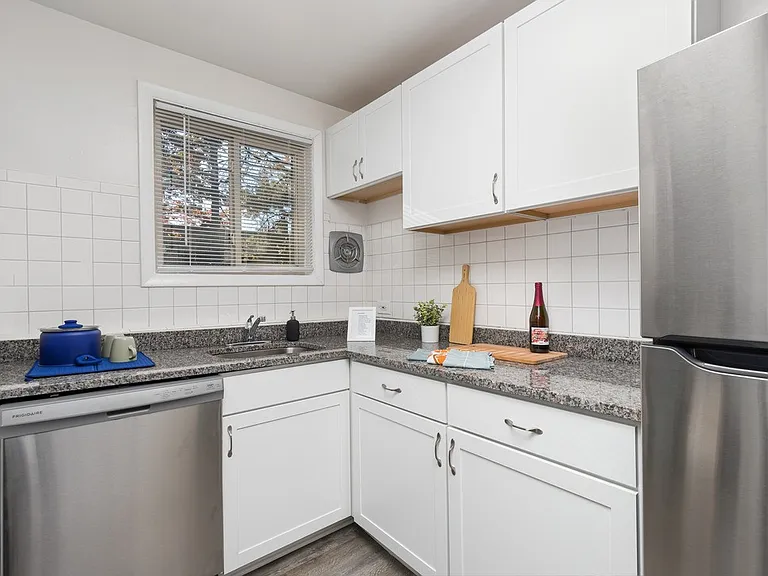 101 North Ripley Apartments — Photo 2