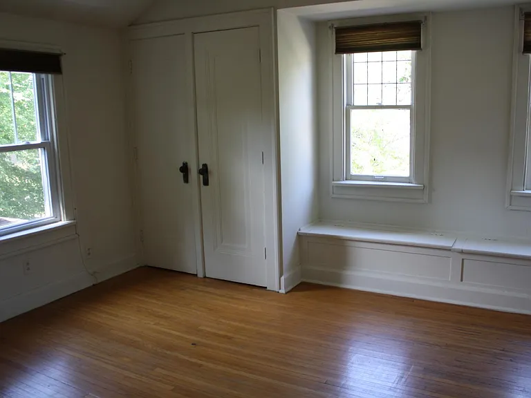 519 S Fess Ave — Photo 6