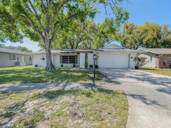 3219 Spanish Moss Ln, Palm Harbor, FL 34684