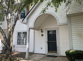 22192 Cape Cod Way, Farmington, MI 48336