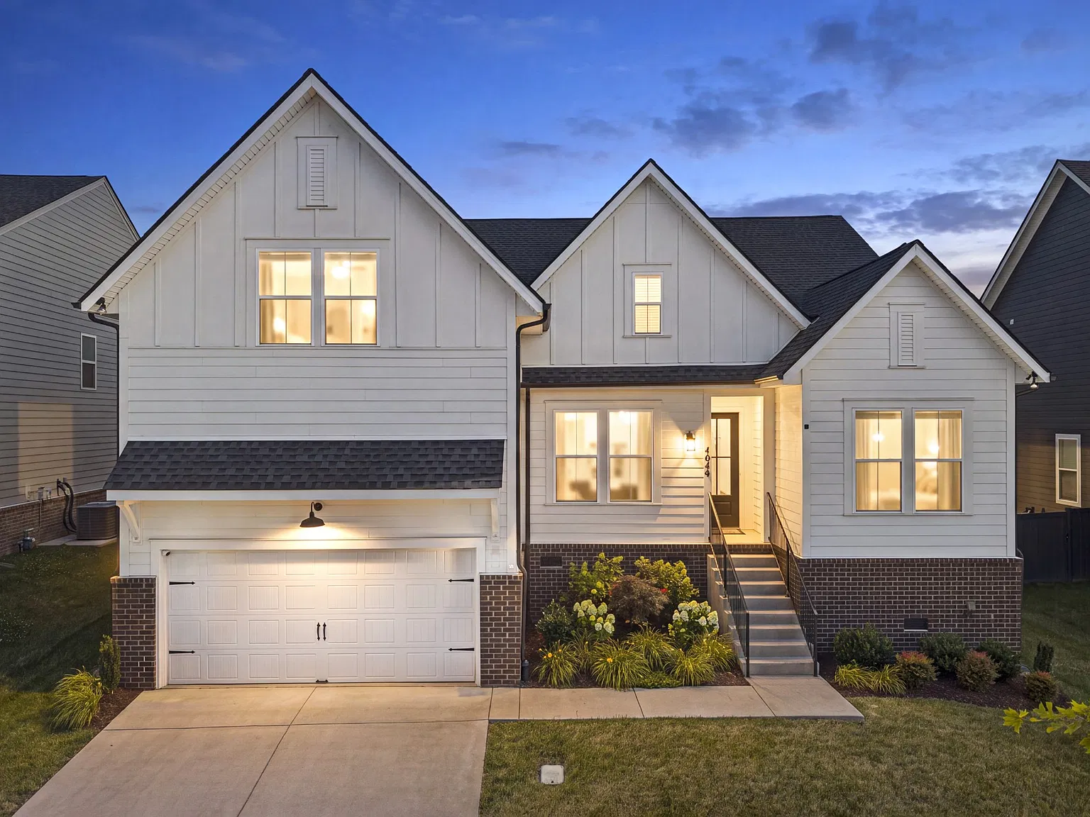 4 bed, 3.0 bath, 2644 sqft, $4,200 — Photo 2