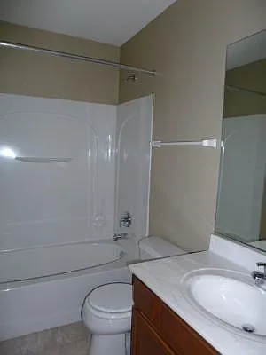 637 Lincoln Station Dr — Photo 10