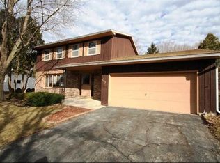 5322 Greenbriar Ln, Madison, WI 53714