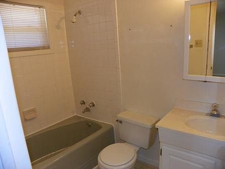 5th image of 54 Dogwood Ct