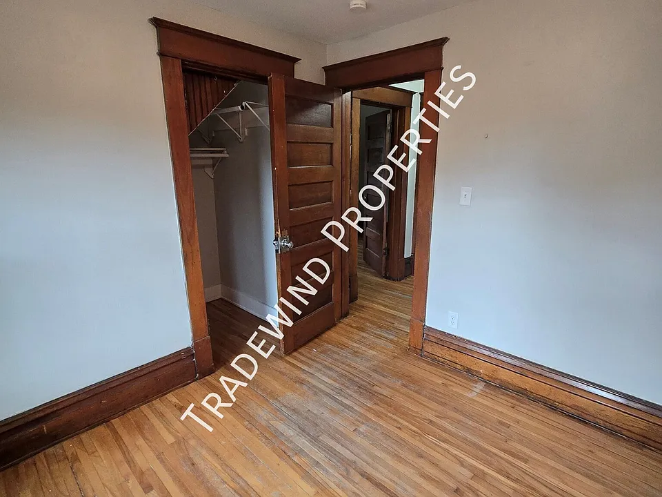 1302 Hewitt Ave