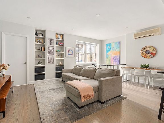 2nd image of 304 W 88th St