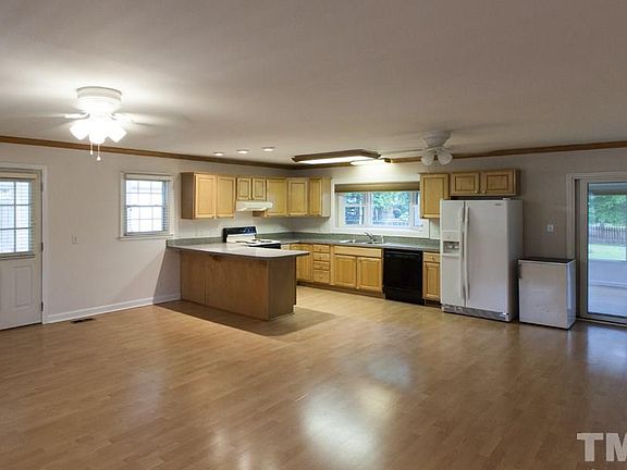 3rd image of 245 Debra Dr