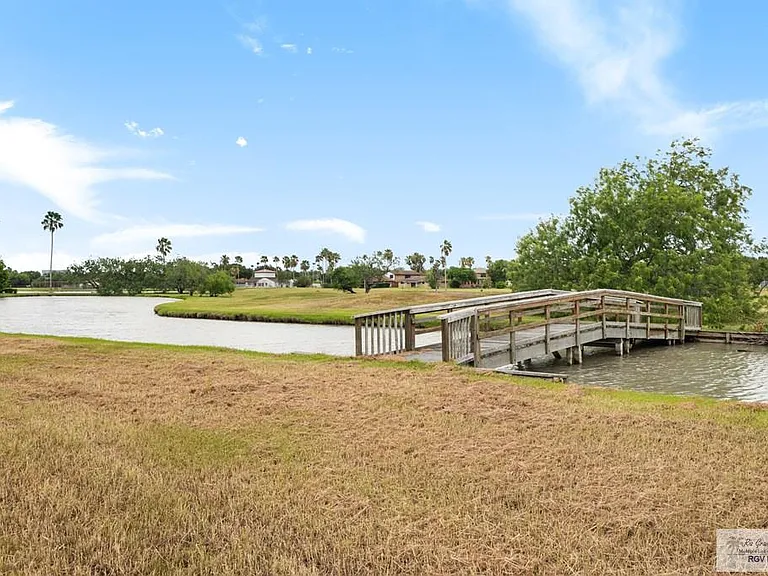 28 Red Bay Cir — Photo 16