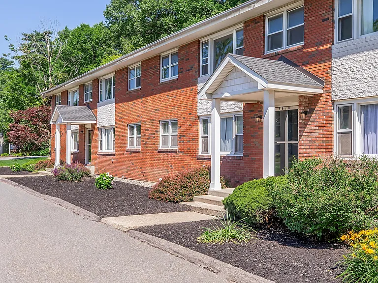 41 & 43 Sitterly Rd — Photo 3