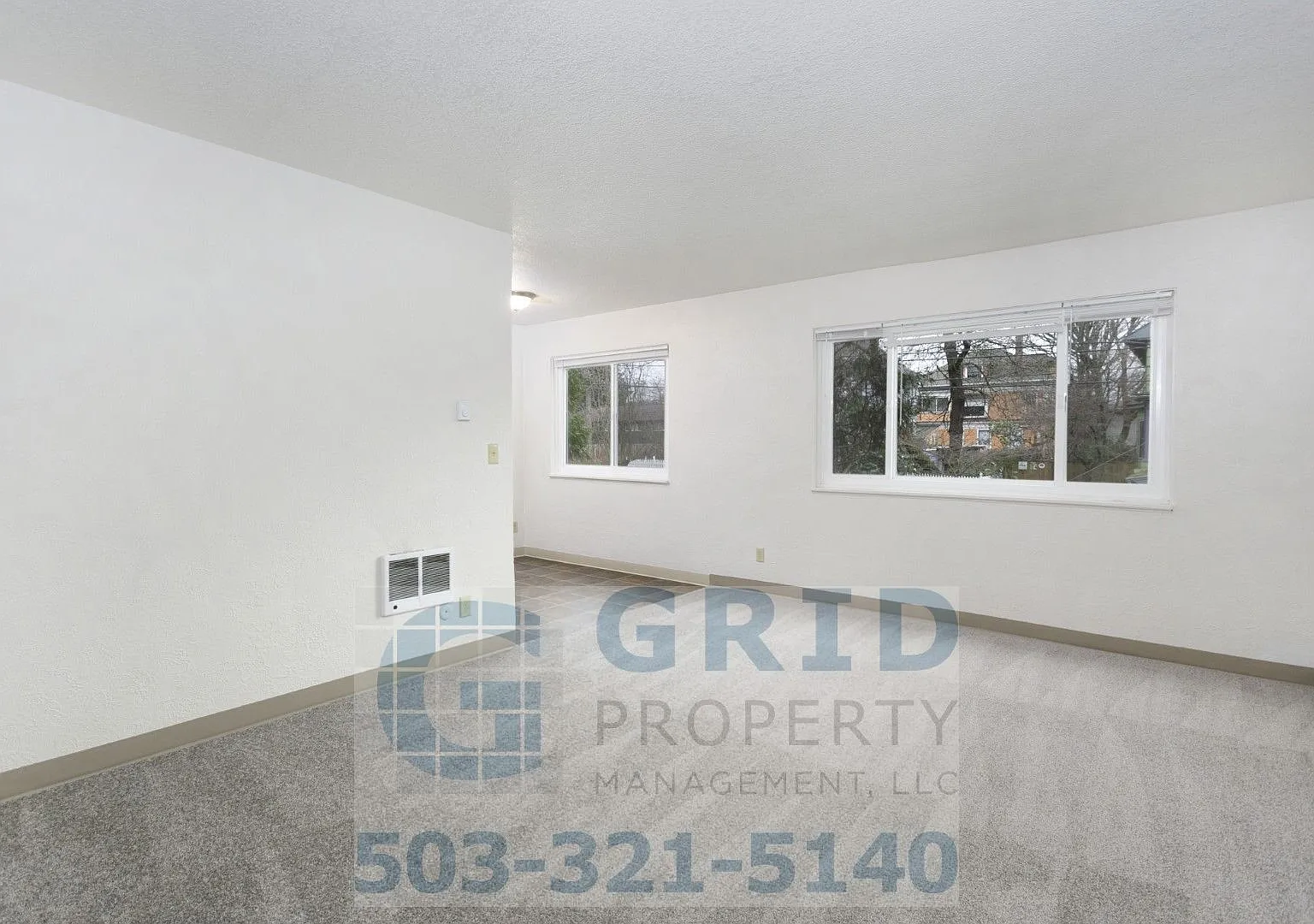 Spacious One Bedroom Apartment Available - Buckman Neighborhood! — Photo 4