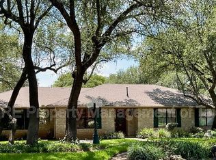 201 Oakwood Dr, Georgetown, TX 78628