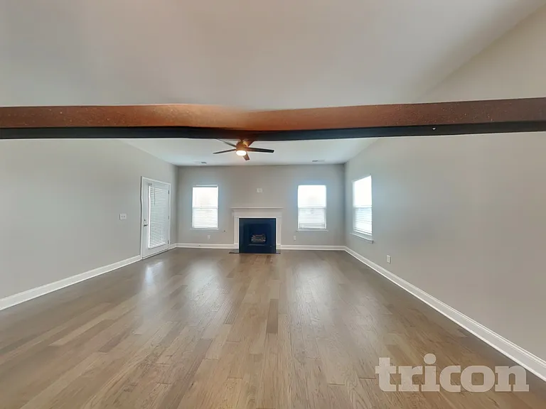 1013 Wickshire Dr — Photo 3
