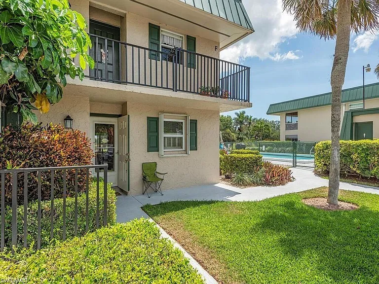 600 Valley Stream Dr #F6 — Photo 1