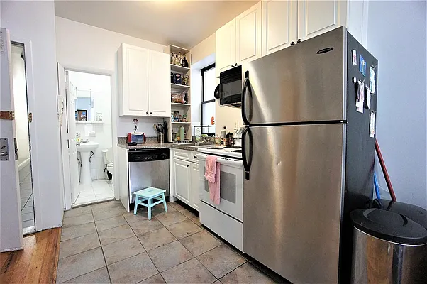 Rented by Compass | media 12