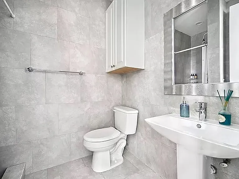 320 7th Ave #1 — Photo 7