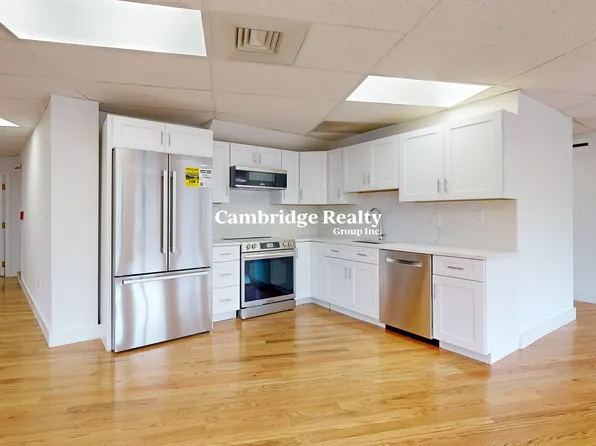1034 Cambridge St #1, Cambridge, MA 02141