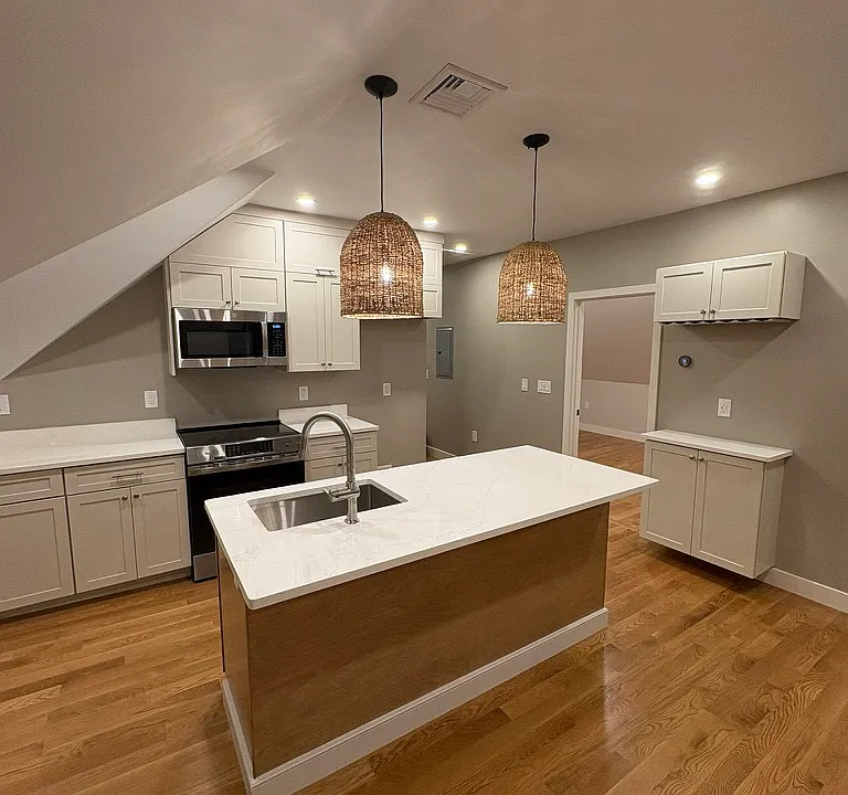 16 8th St #3