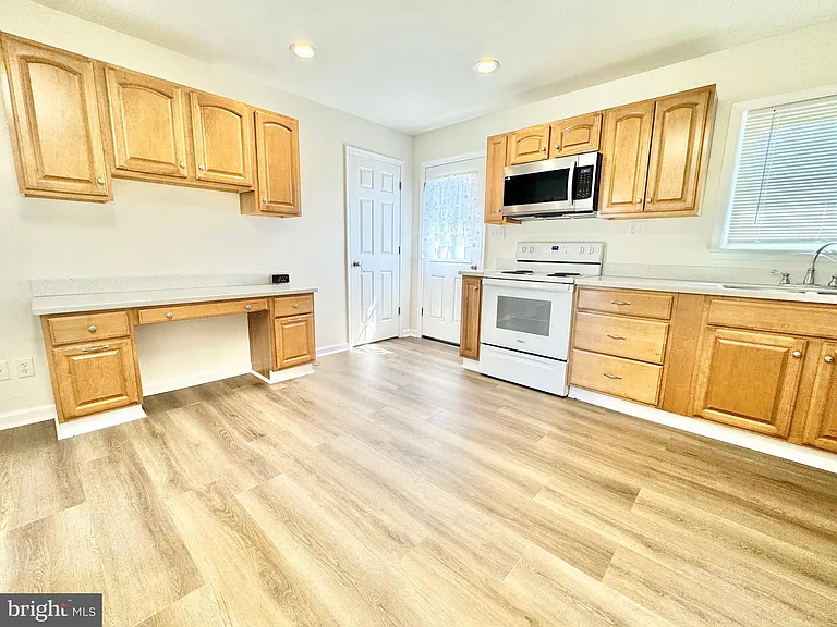 69 McDaniel Dr — Photo 13